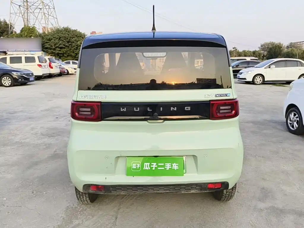 Wuling MINIEV — миниатюра 6