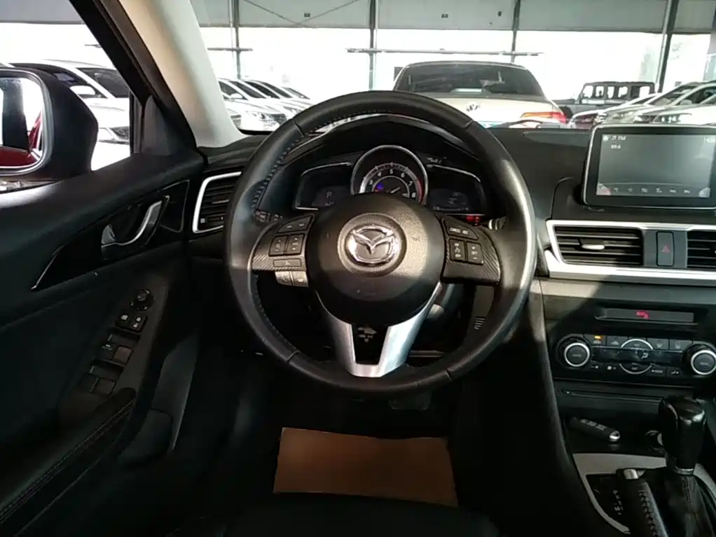Mazda 3 Axela — миниатюра 11