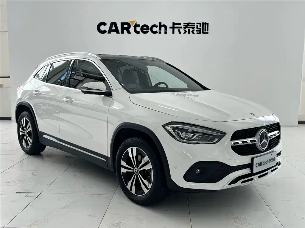 MERCEDES-BENZ GLA