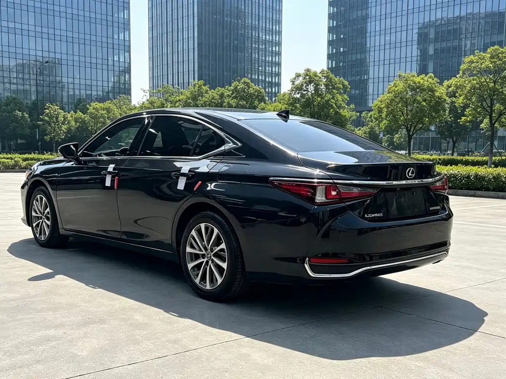 Lexus ES — миниатюра 3