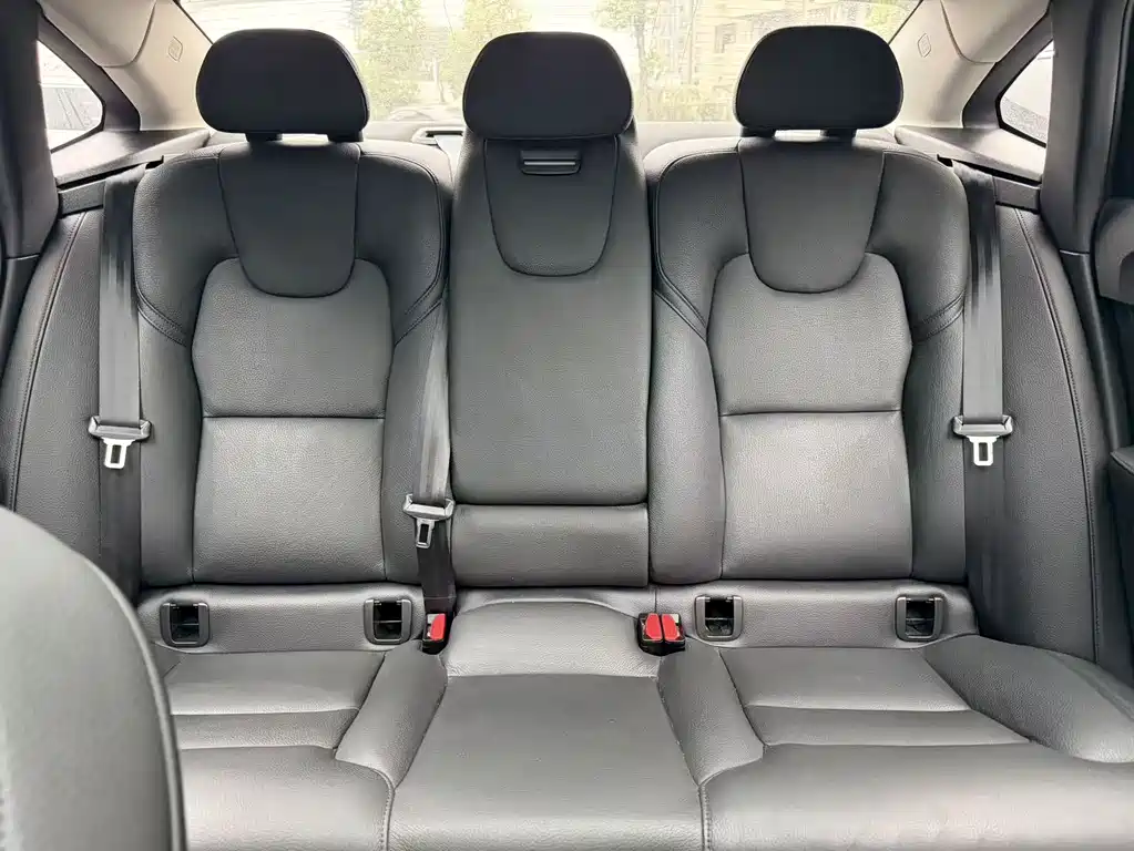 Volvo S90 — миниатюра 7