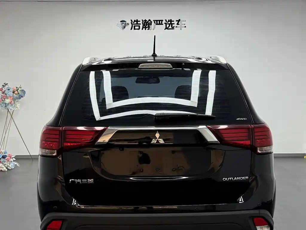Mitsubishi Outlander — миниатюра 5