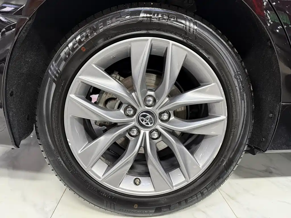 Toyota Avalon — миниатюра 13