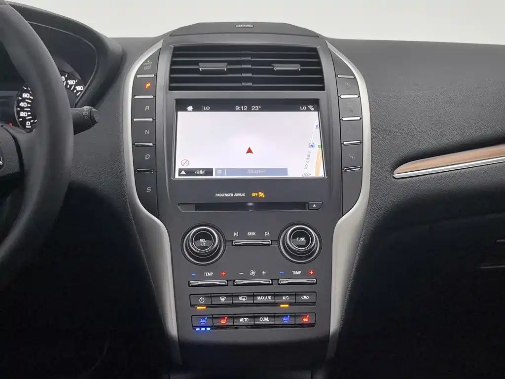 Lincoln MKC — миниатюра 12
