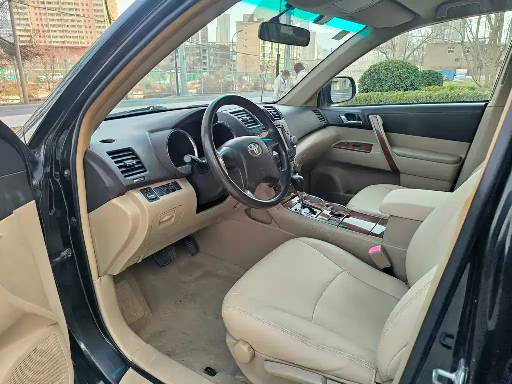 Toyota Highlander — миниатюра 7