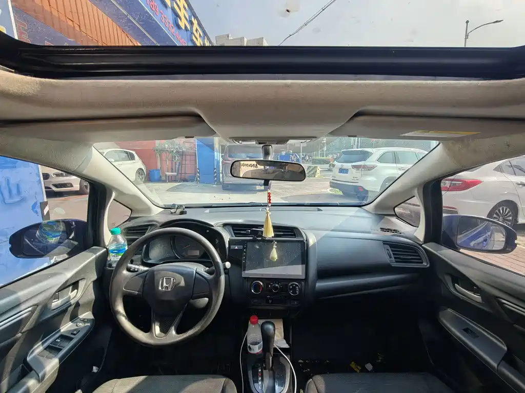 Honda Fit — миниатюра 7