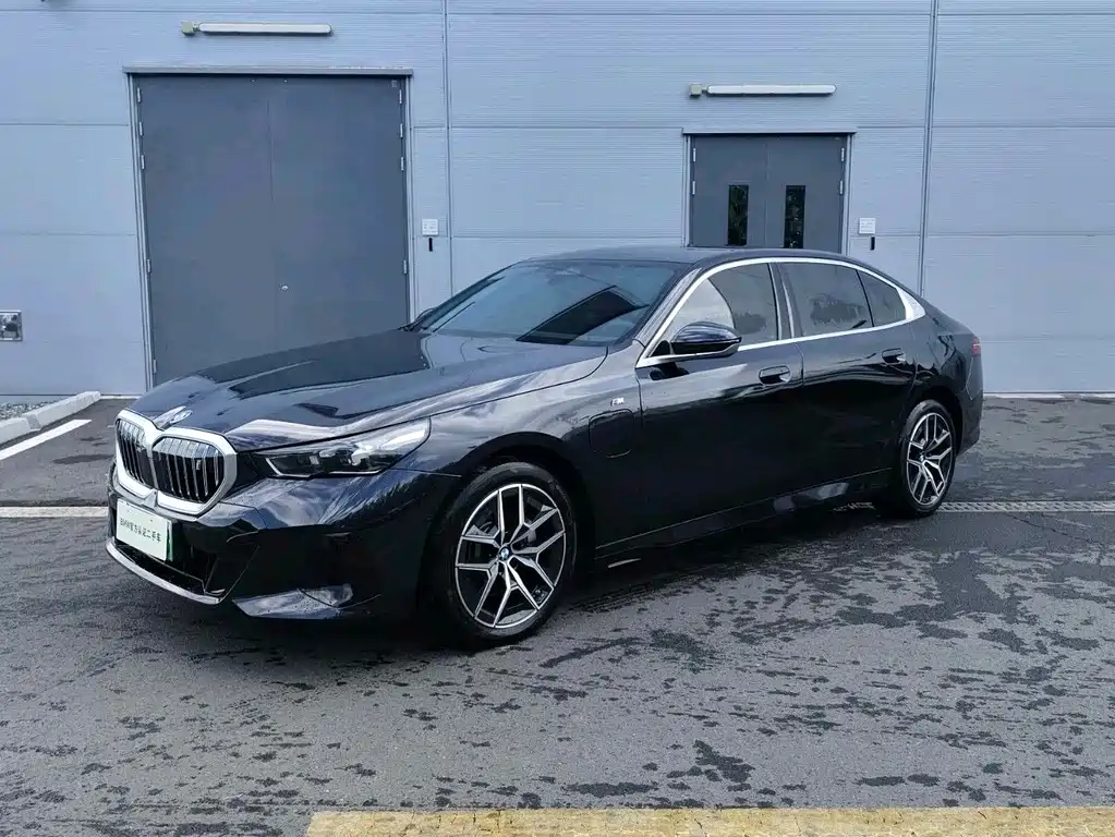 BMW i5