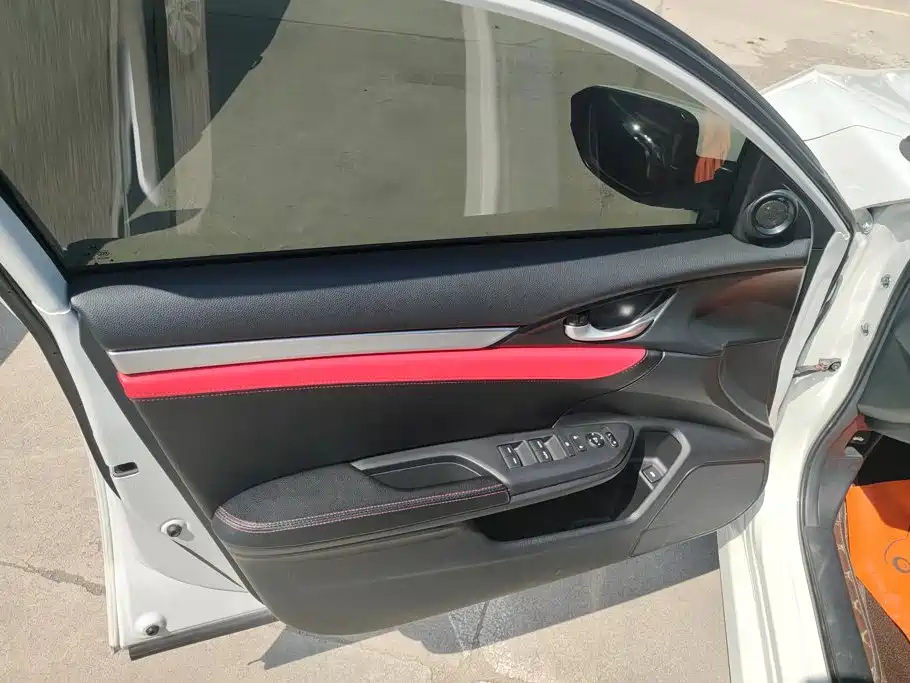 Honda Civic — миниатюра 7