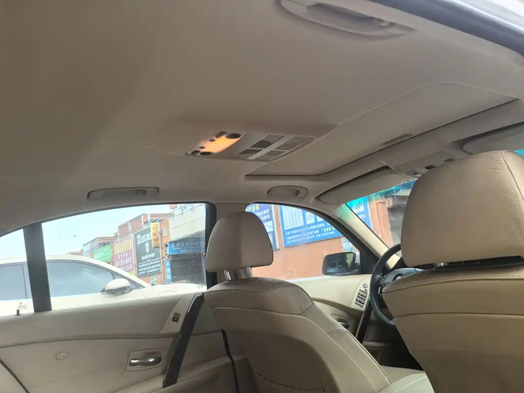 BMW 5 Series — миниатюра 13