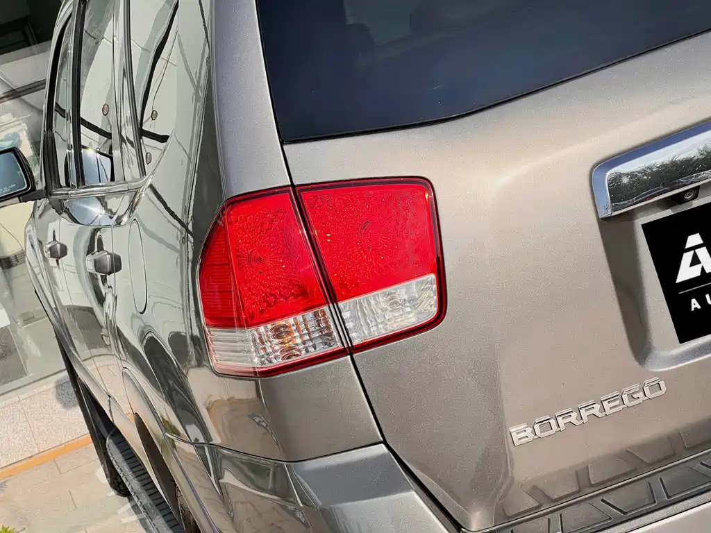 Kia Borrego — миниатюра 8