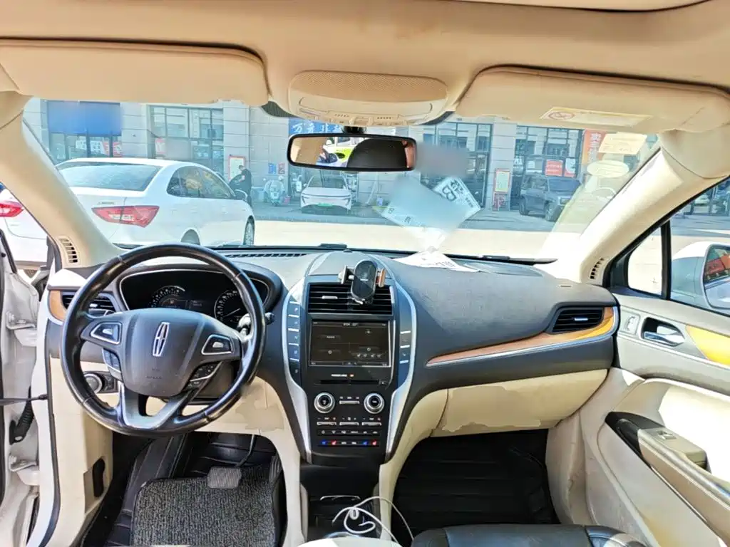 Lincoln MKC — миниатюра 10