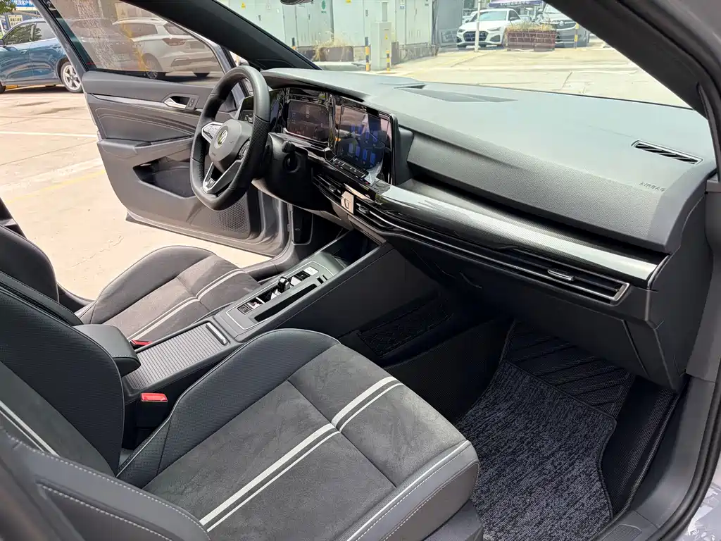 Volkswagen Golf — миниатюра 14
