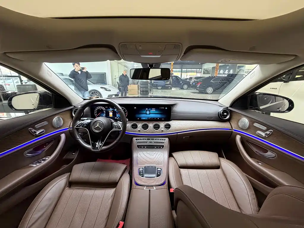 MERCEDES-BENZ E CLASS