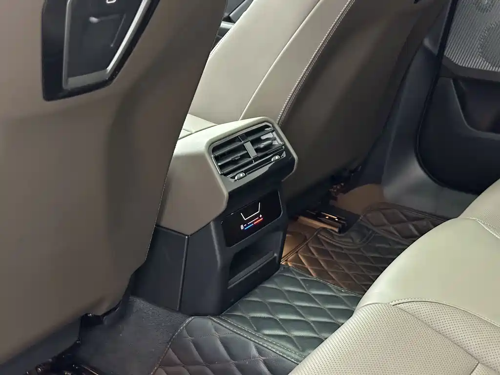 BMW 5 Series — миниатюра 18