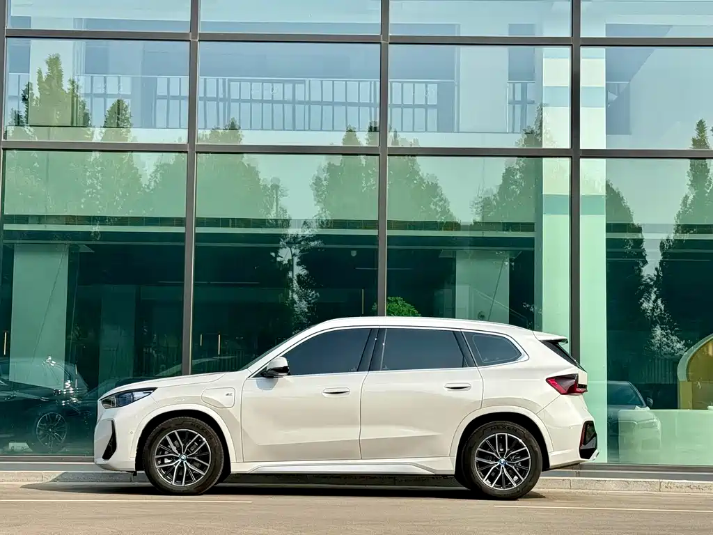 BMW iX1 — миниатюра 3