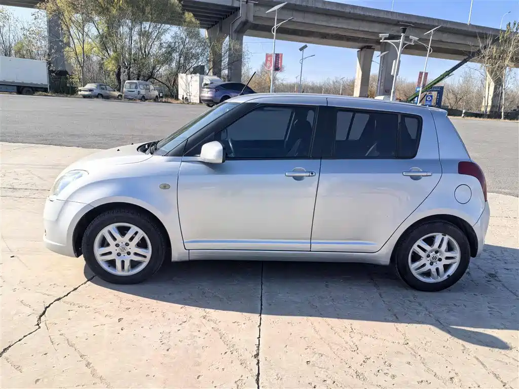 Suzuki Swift 1.3L Auto Value Edition, фото 14