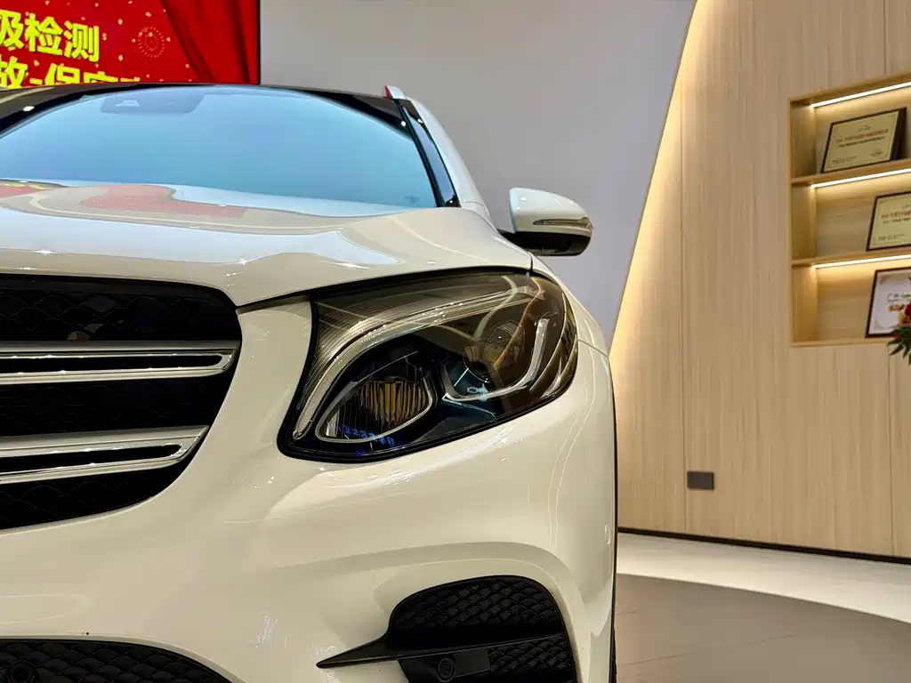 Mercedes-Benz GLC 2018 GLC 260 4MATIC Luxury
