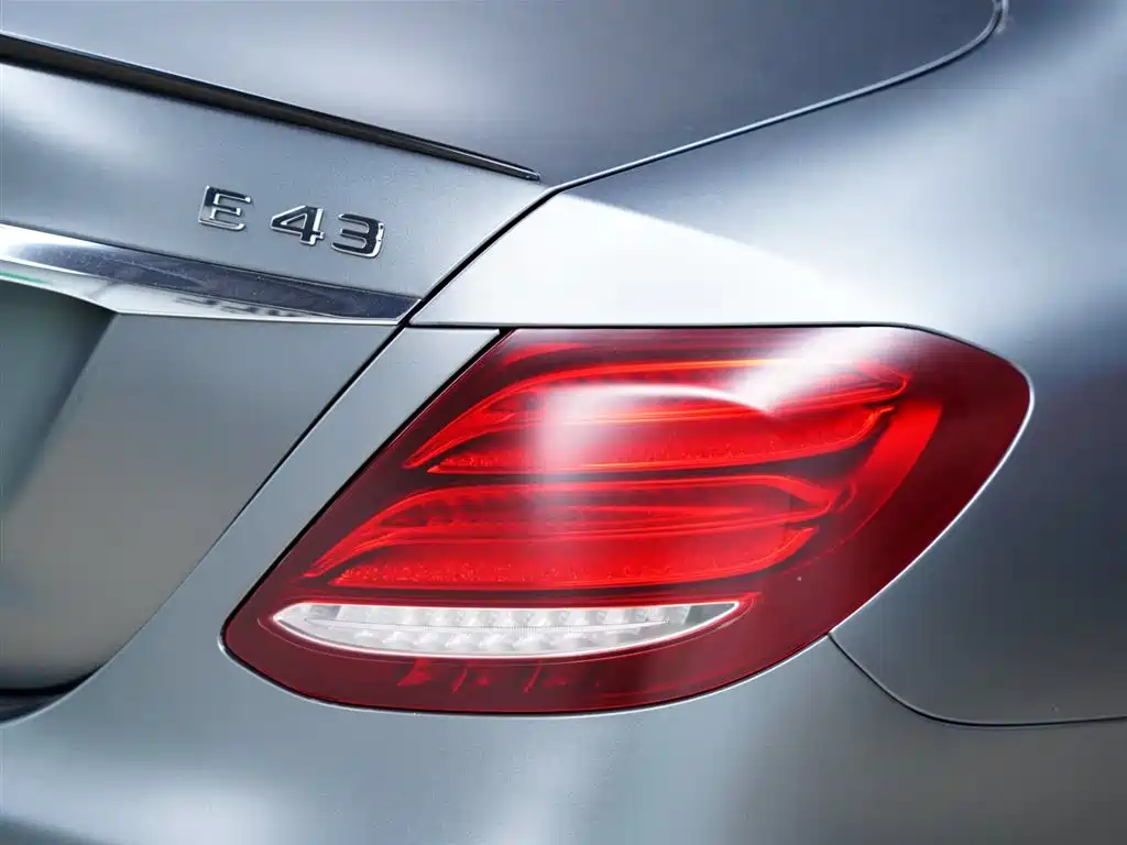 MERCEDES-BENZ E CLASS AMG