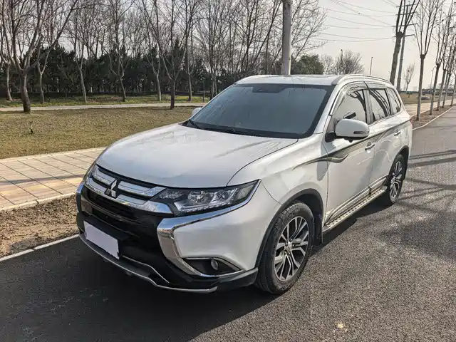 mitsubishi outlander
