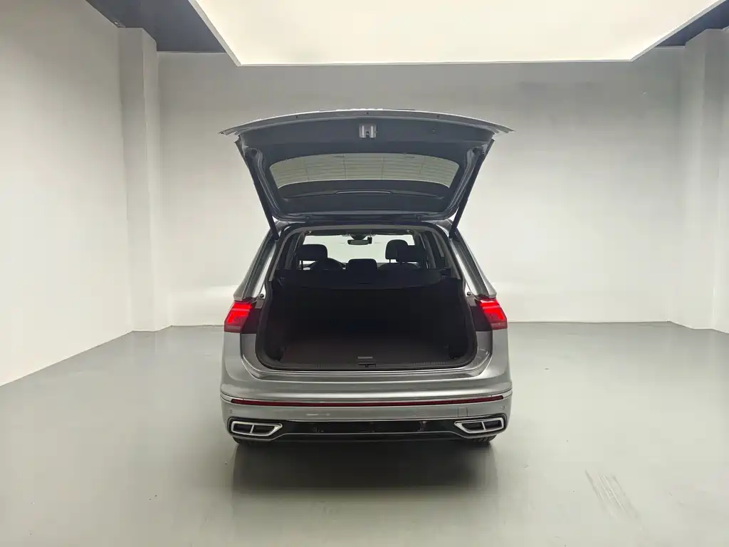 Volkswagen Tiguan L — миниатюра 14