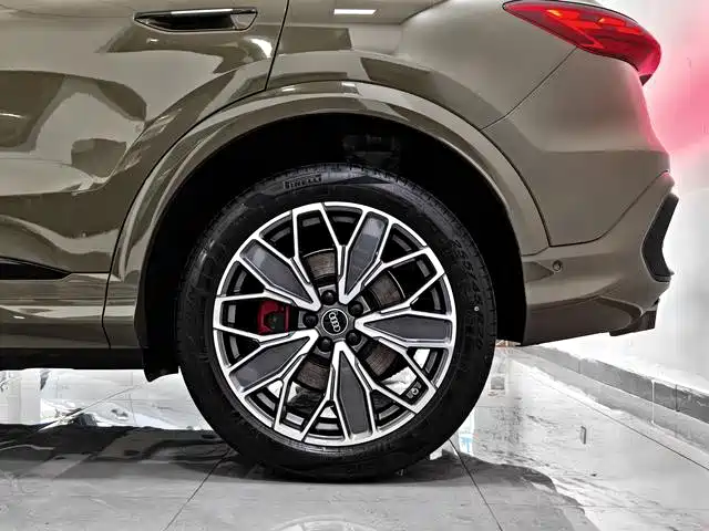 Audi Q5L — миниатюра 14