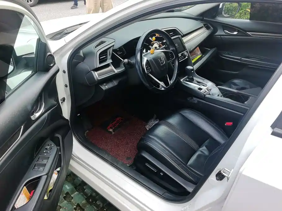 Honda Civic — миниатюра 9