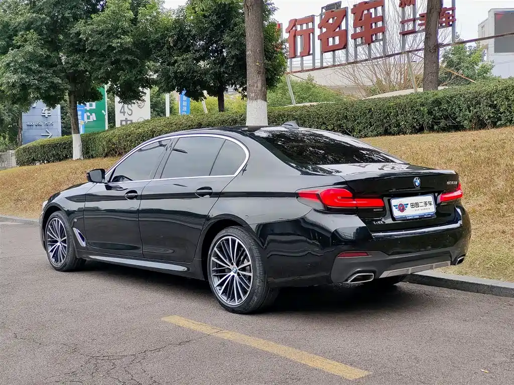 BMW 5 SERIES