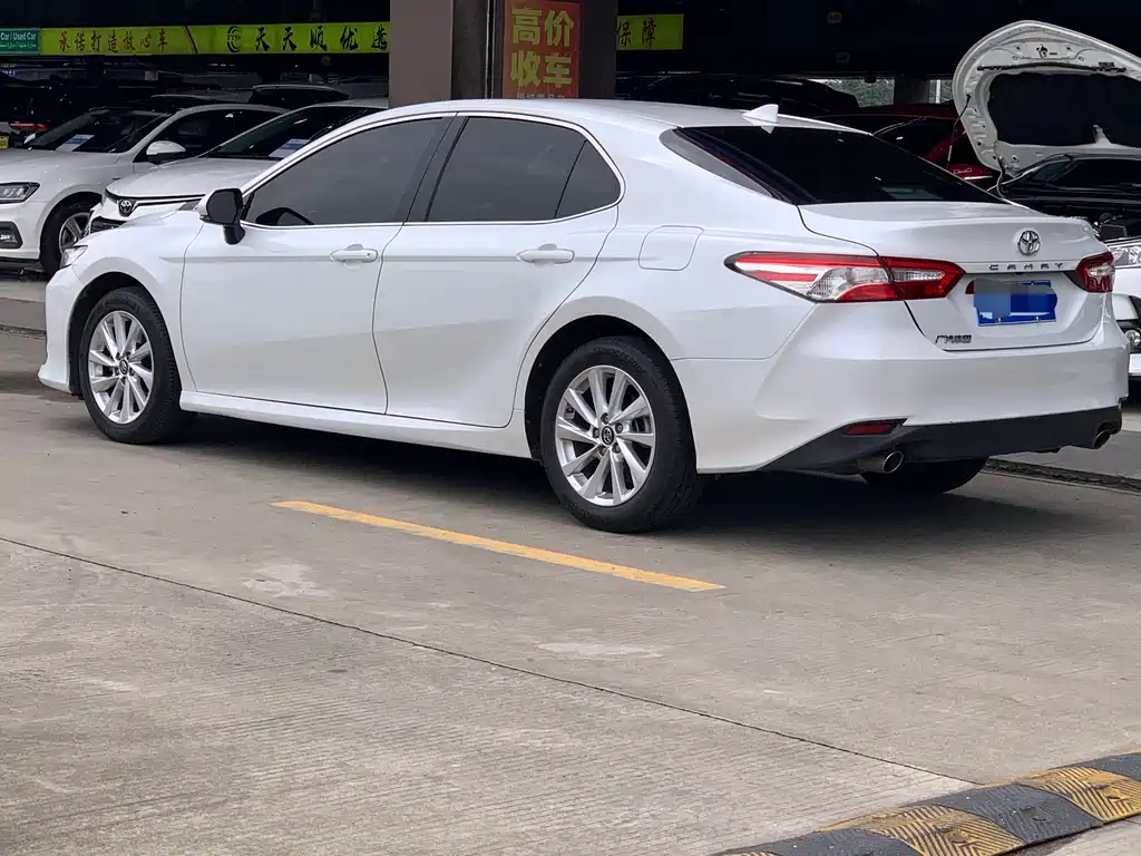 TOYOTA CAMRY