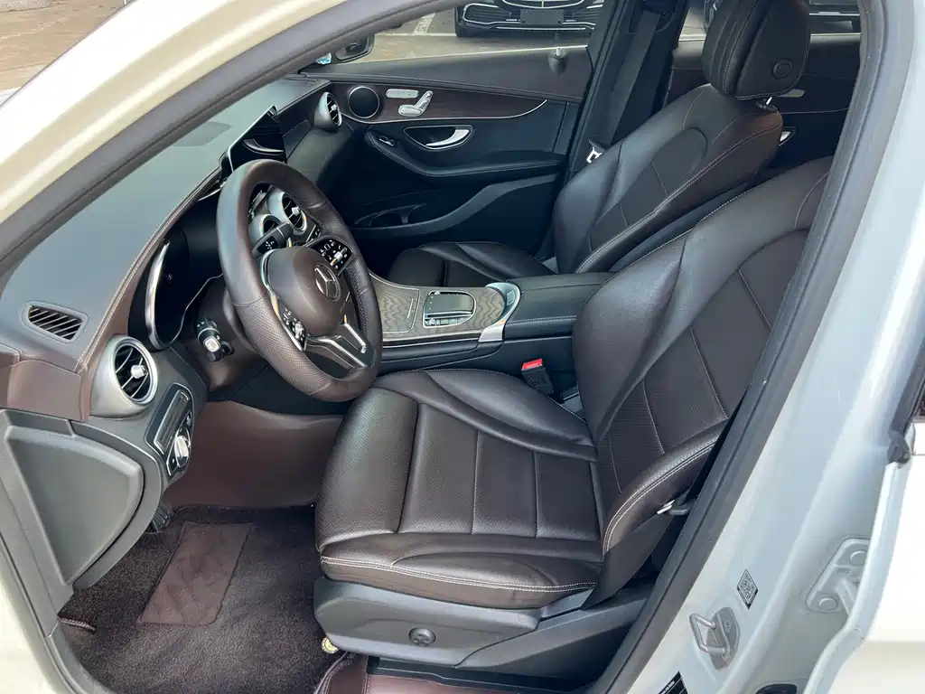 Mercedes-Benz GLC — миниатюра 10