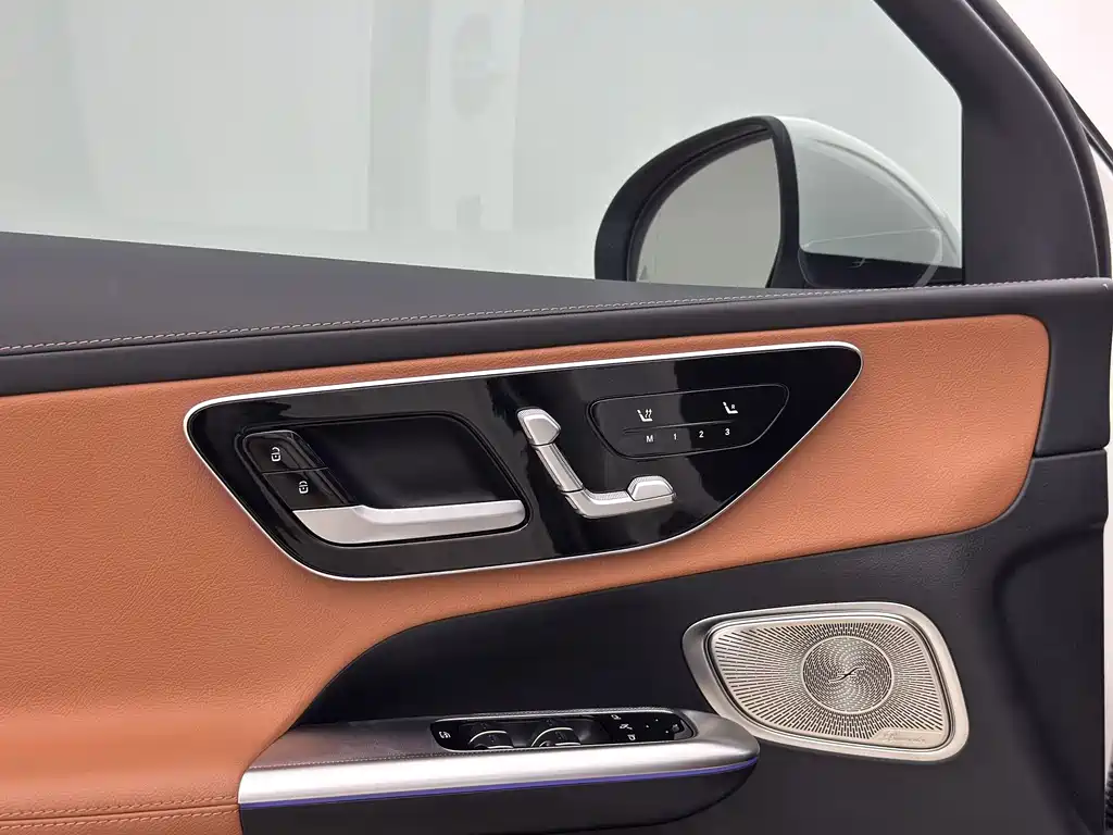 Mercedes-Benz GLC 2026 GLC 300 L 4MATIC 5 мест
