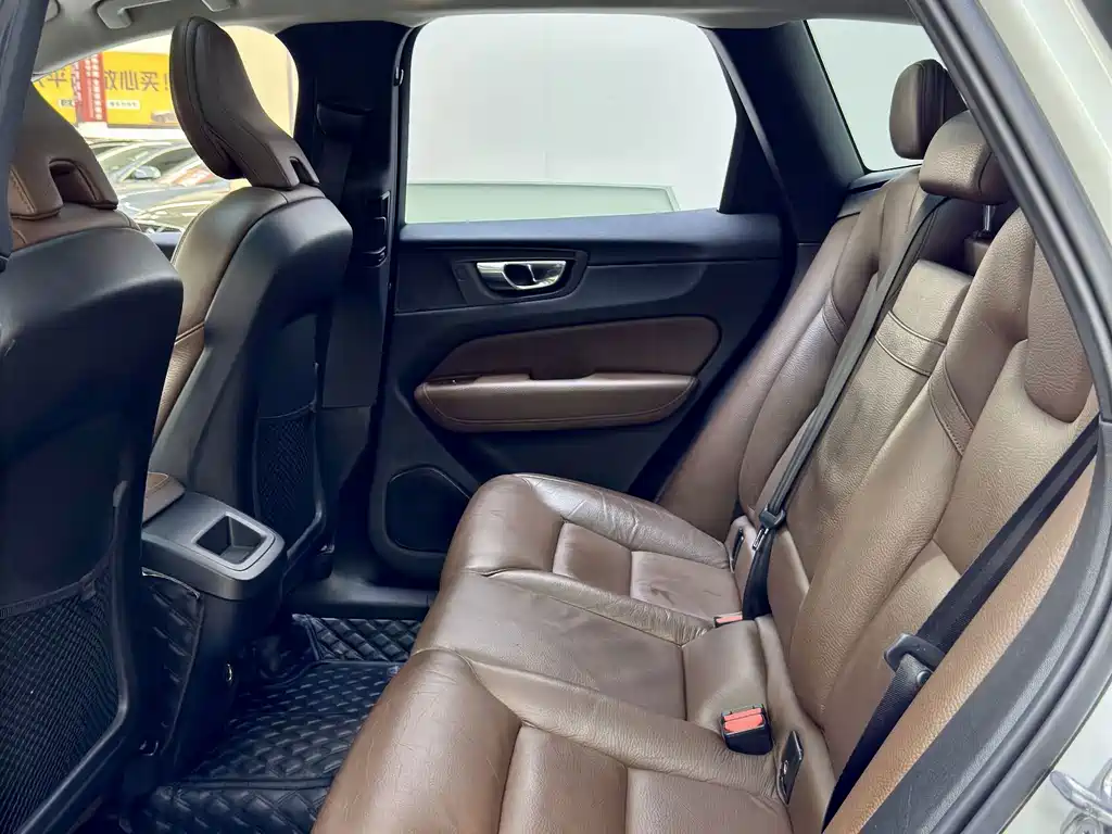 Volvo XC60 — миниатюра 13