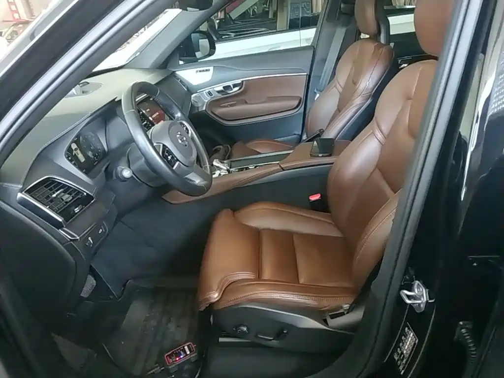Volvo XC90 — миниатюра 15