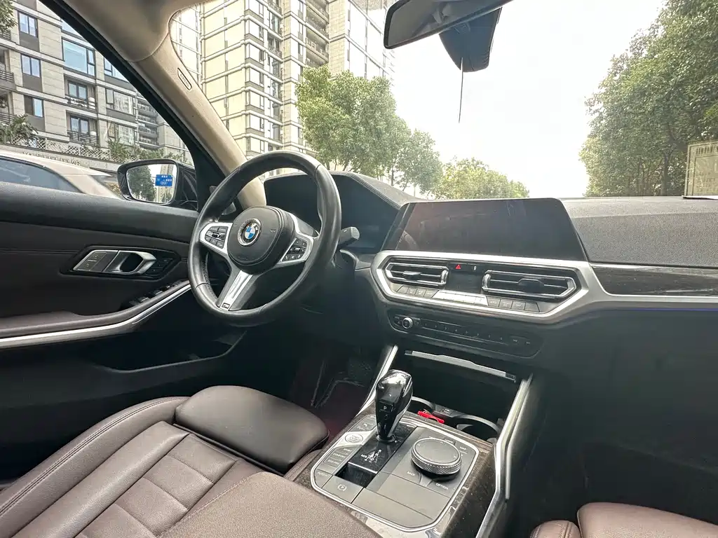 BMW 3 Series — миниатюра 11