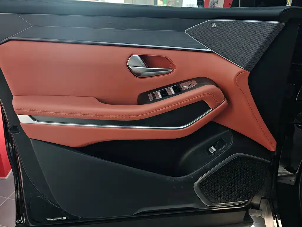 BYD Tang L — миниатюра 17