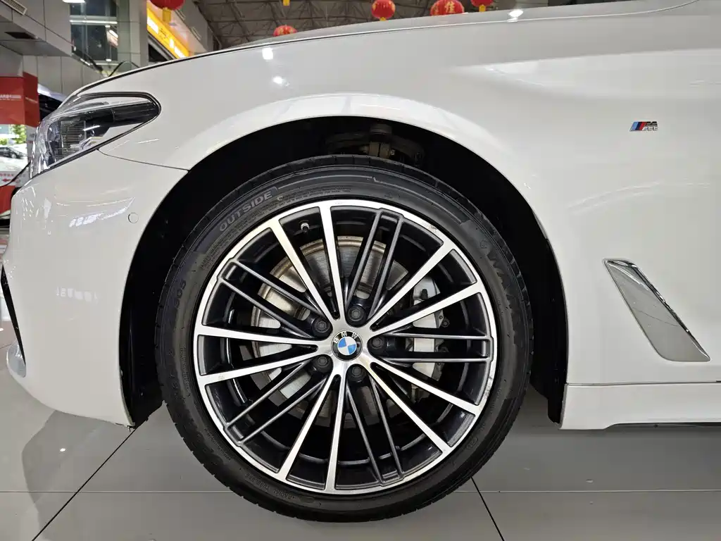 BMW 5 Series — миниатюра 20