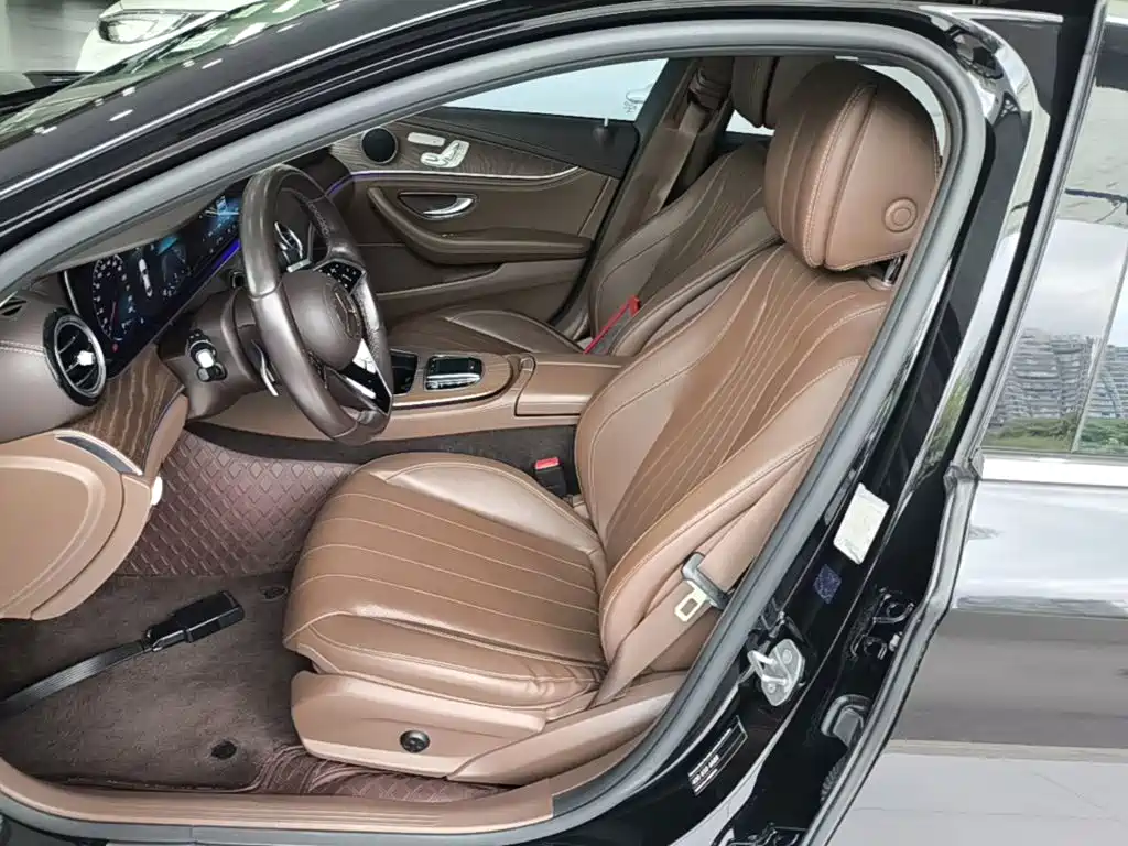 Mercedes-Benz E-Class — миниатюра 15