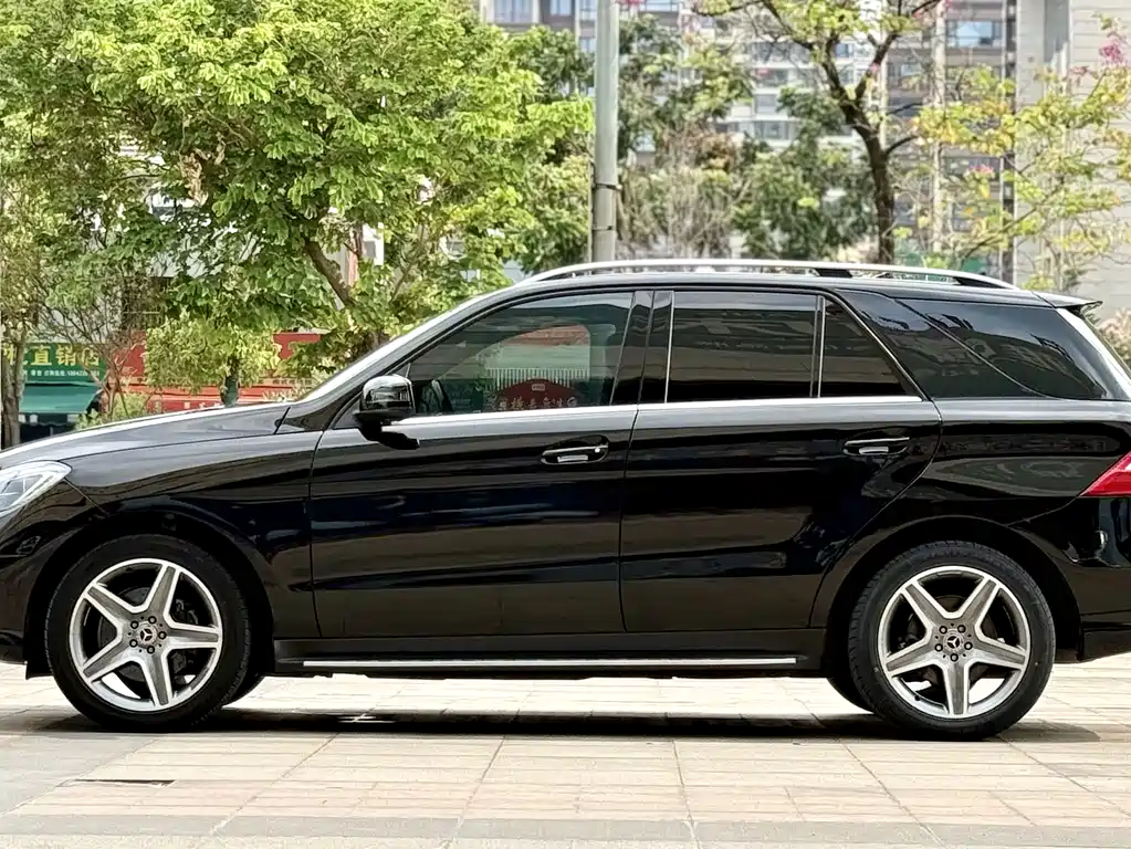 Mercedes-Benz M-Class — миниатюра 4