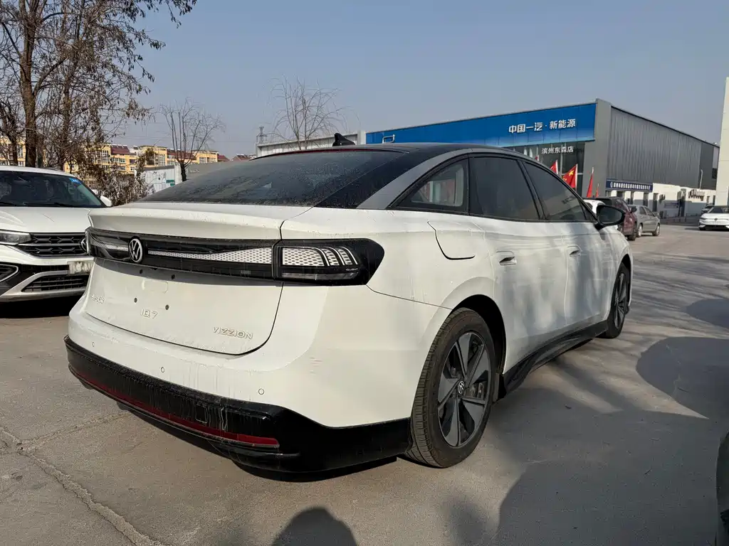 VOLKSWAGEN ID.7 VIZZION