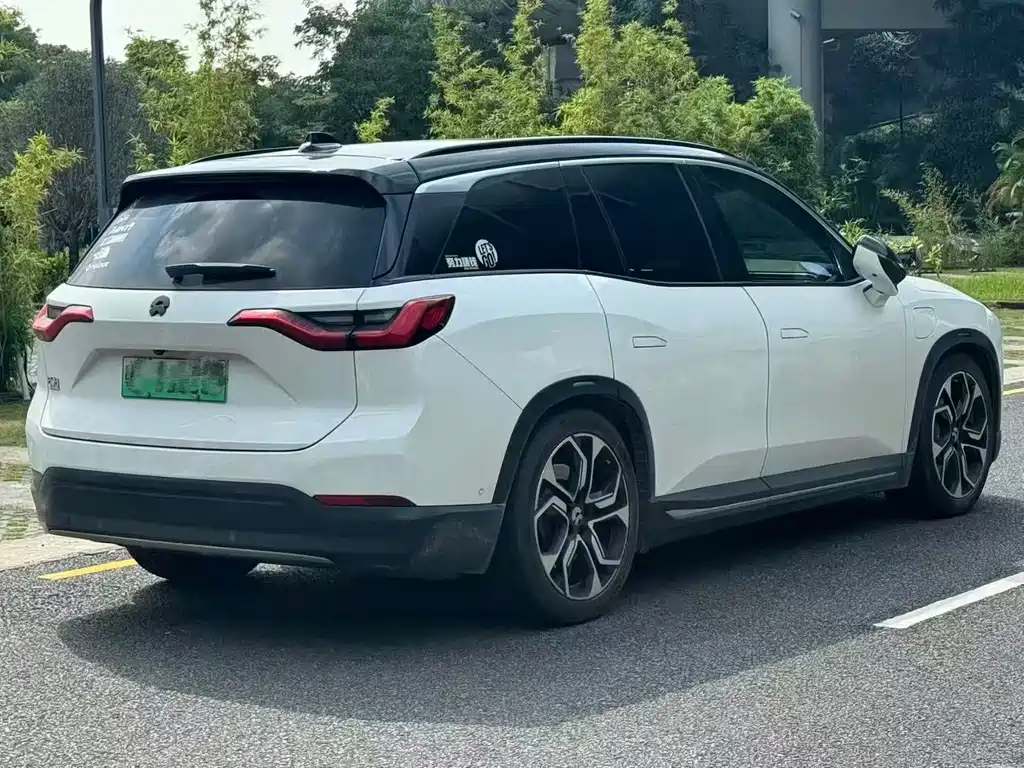 NIO ES8