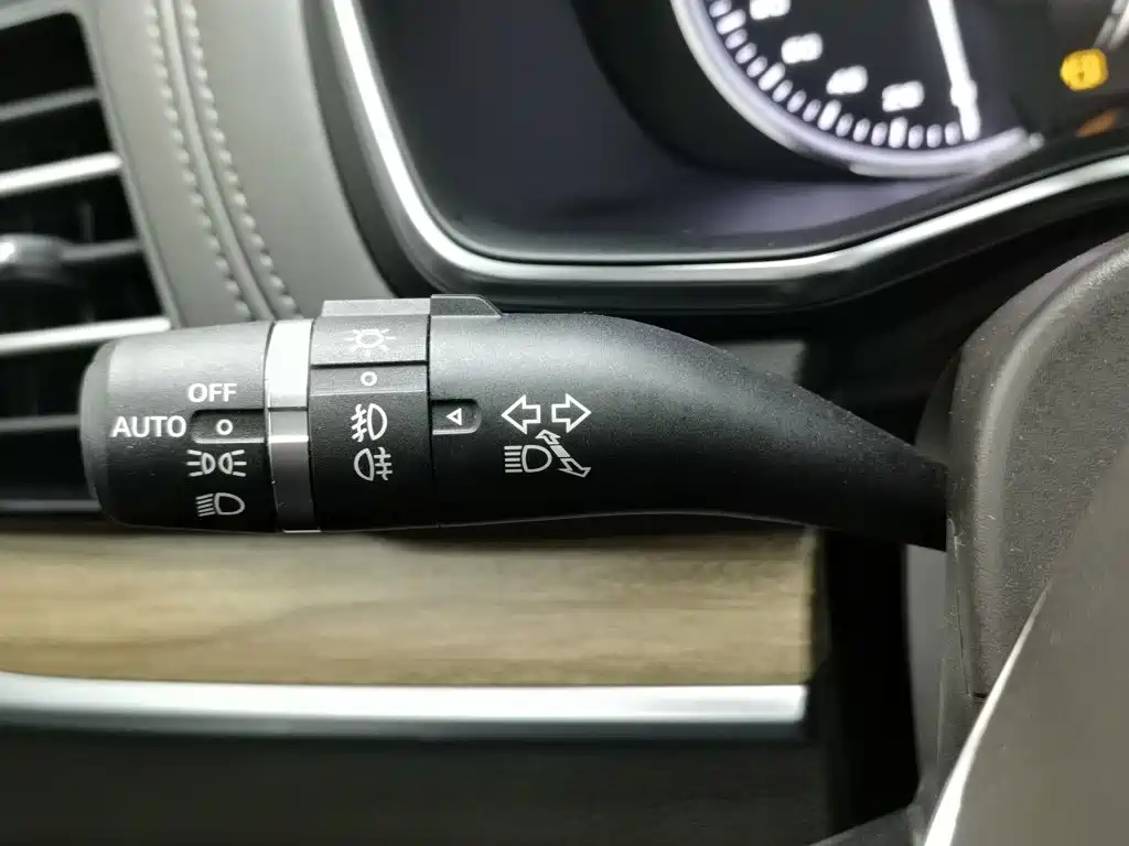 Roewe RX8 — миниатюра 21
