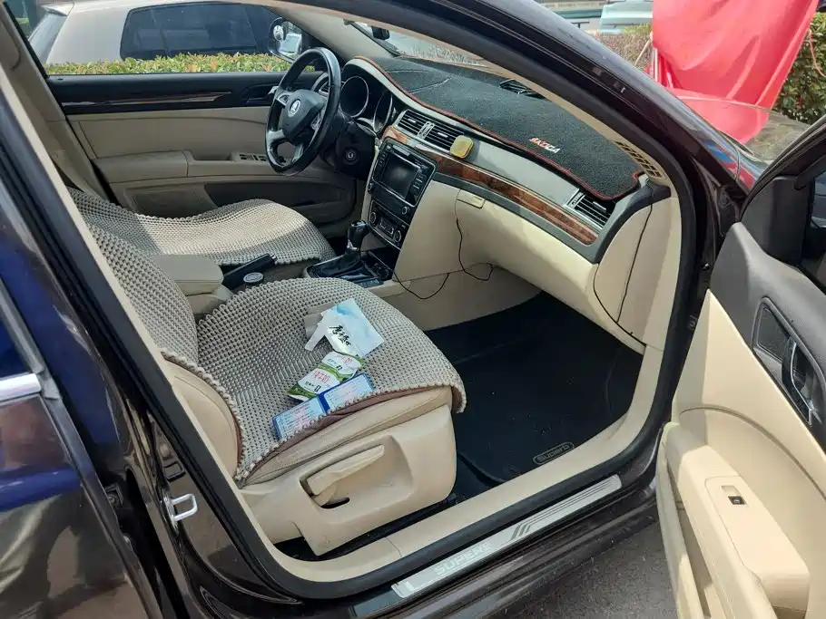 Skoda Superb — миниатюра 8
