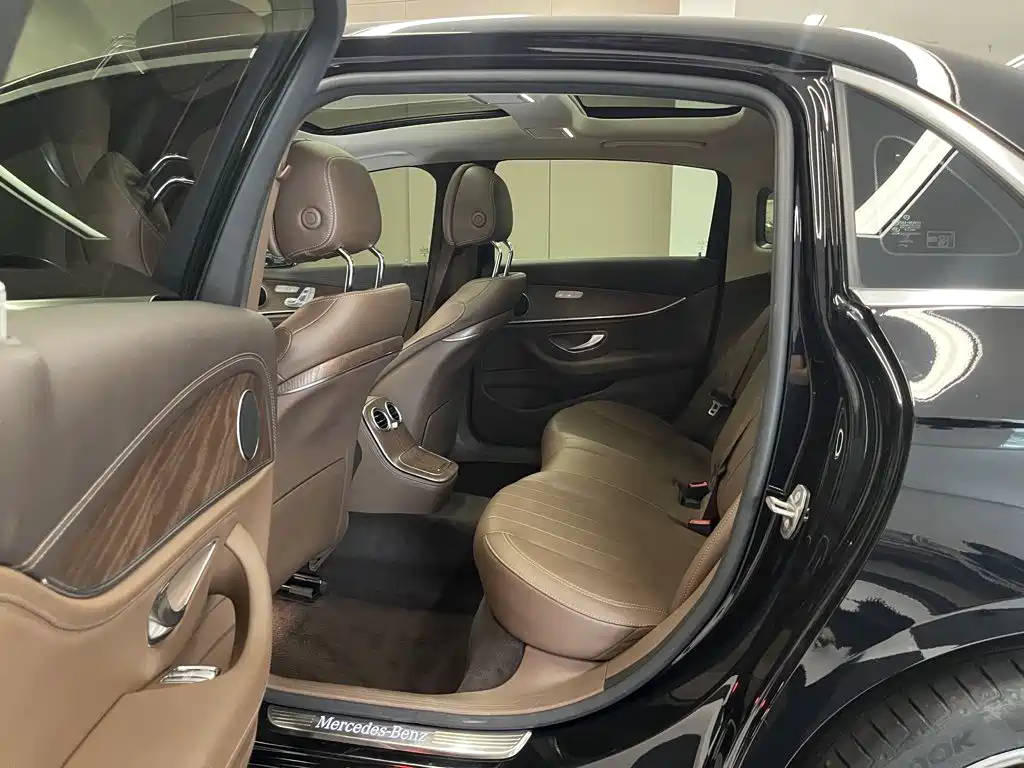 Mercedes-Benz E-Class — миниатюра 27