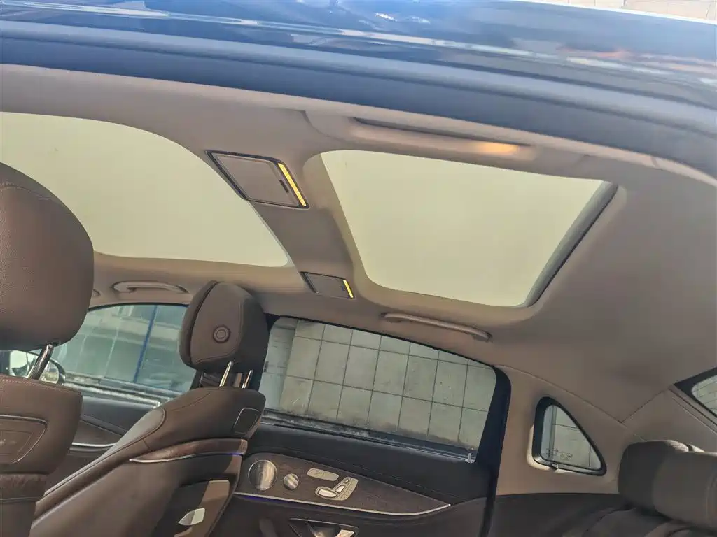 Mercedes-Benz E-Class — миниатюра 12