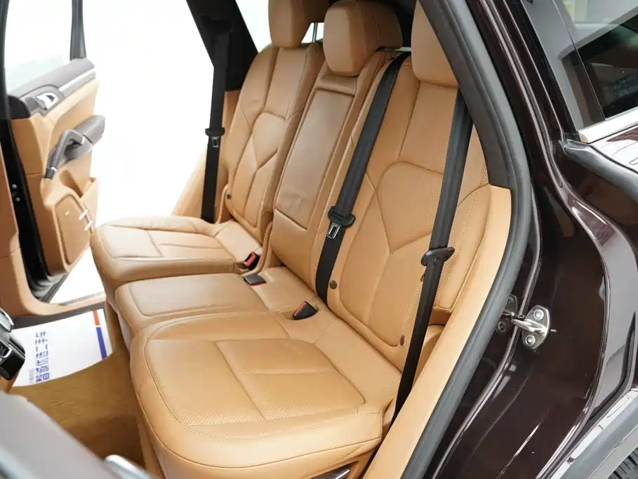 Porsche Cayenne — миниатюра 11