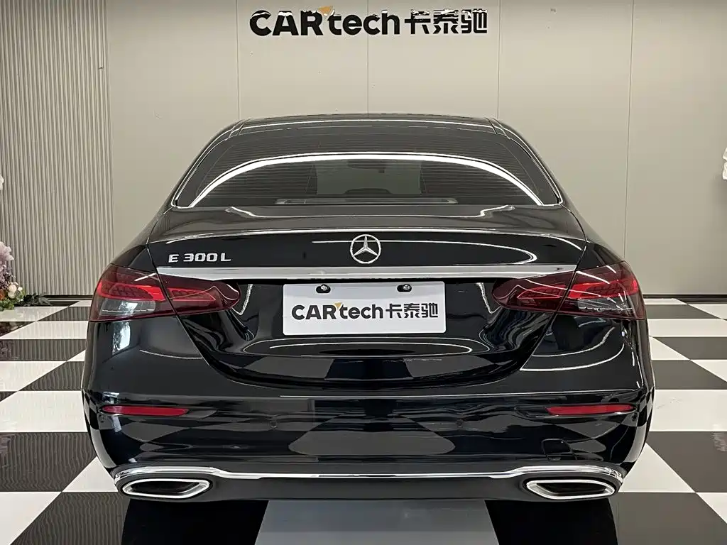 Mercedes-Benz E-Class — миниатюра 6