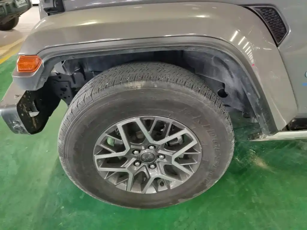 Jeep Wrangler PHEV — миниатюра 23