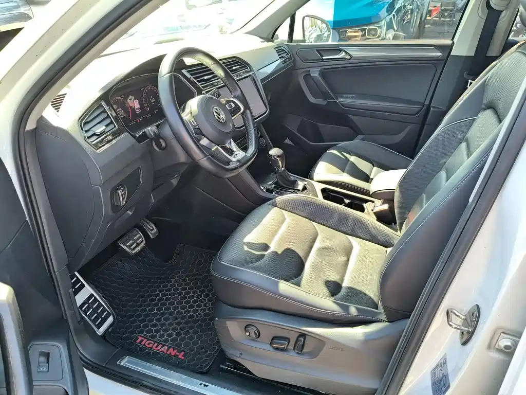 Volkswagen Tiguan L — миниатюра 7