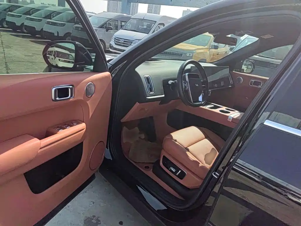 Li Auto Li L8 — миниатюра 16