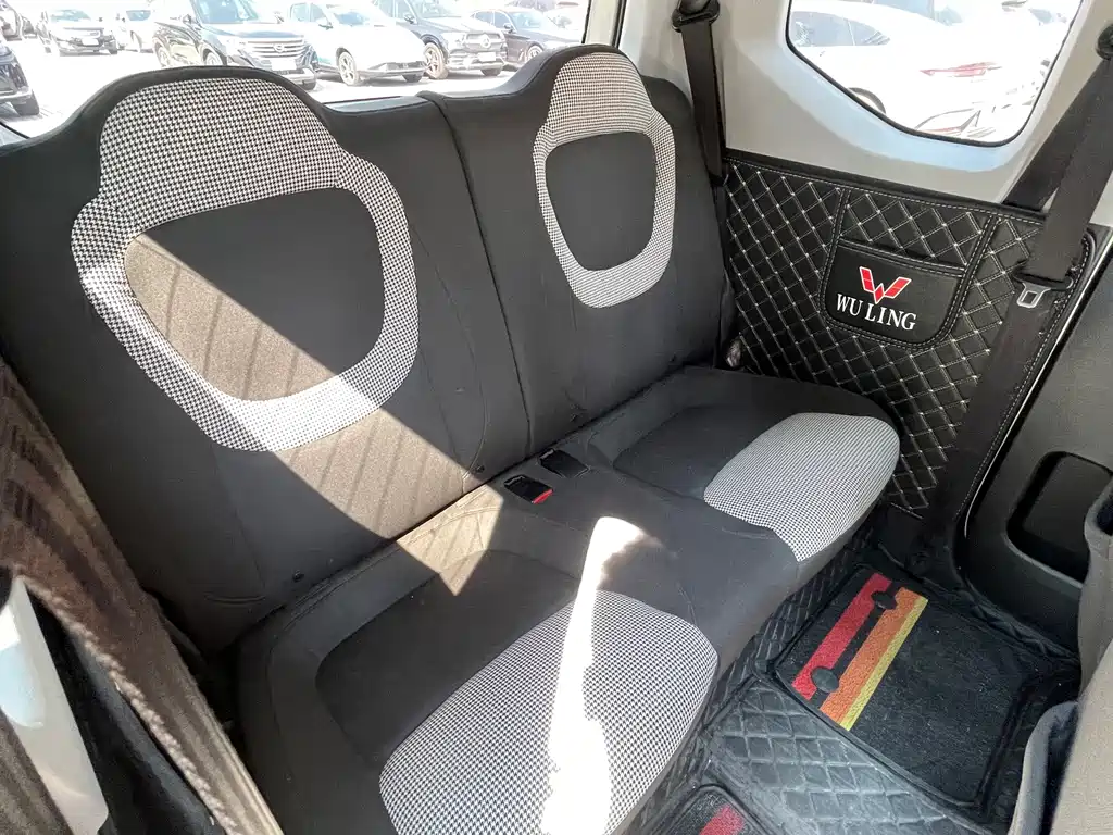 Wuling MINIEV — миниатюра 11