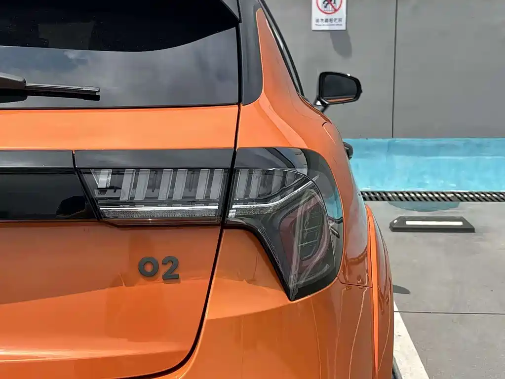 Lynk & Co 02 Hatchback — миниатюра 8
